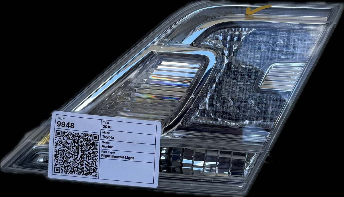 2010 Toyota Aurion GSV40R Sedan Right Bootlid Light
