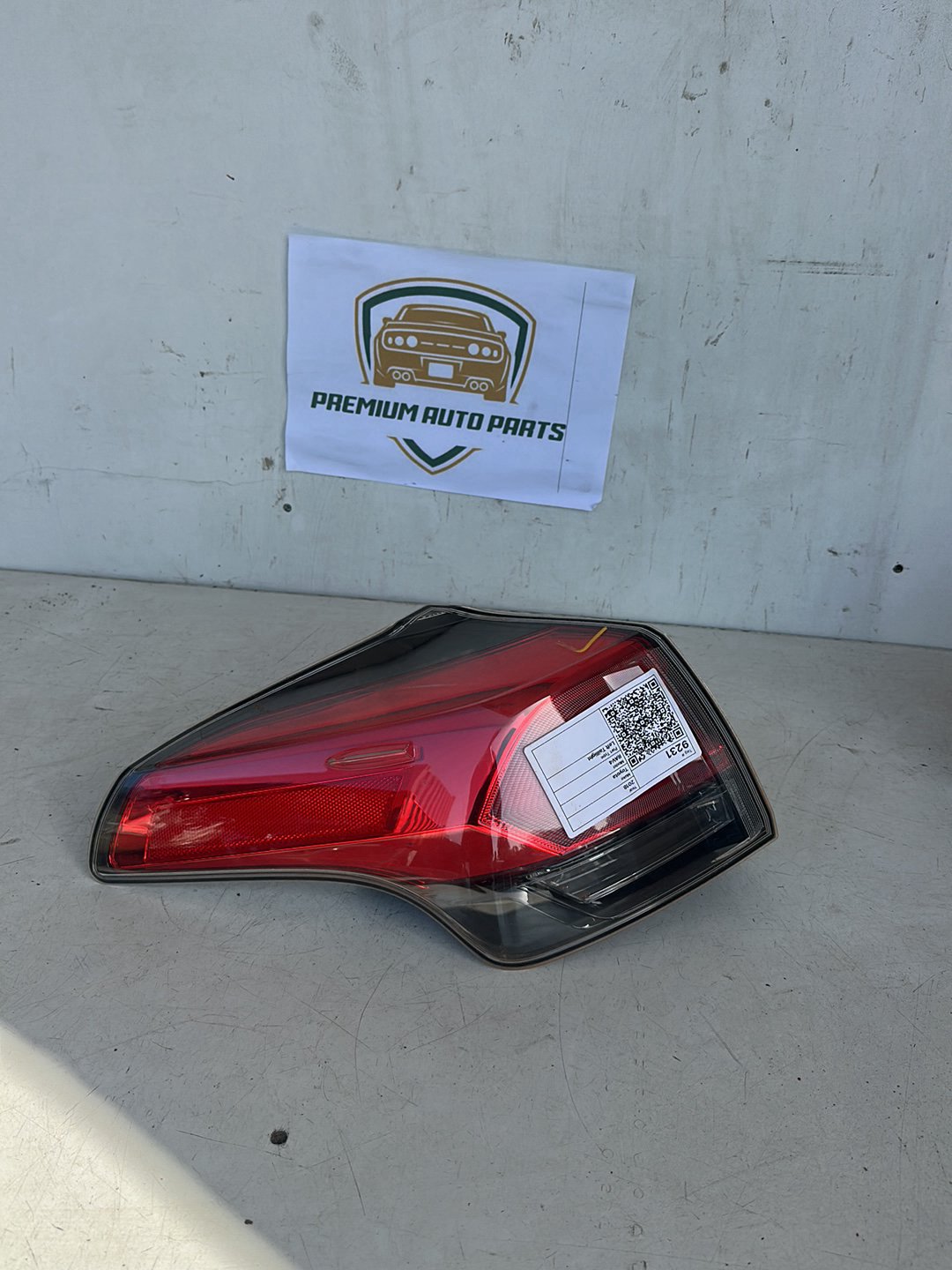 2018 Toyota RAV4 SUV Left Taillight