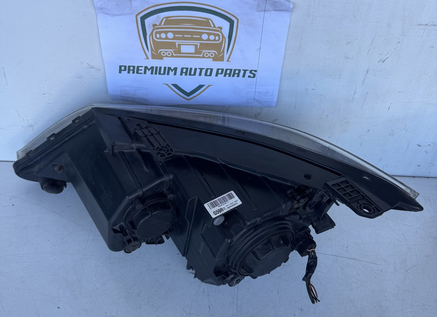 2014 Kia Sorento XM Station Wagon Right Headlight