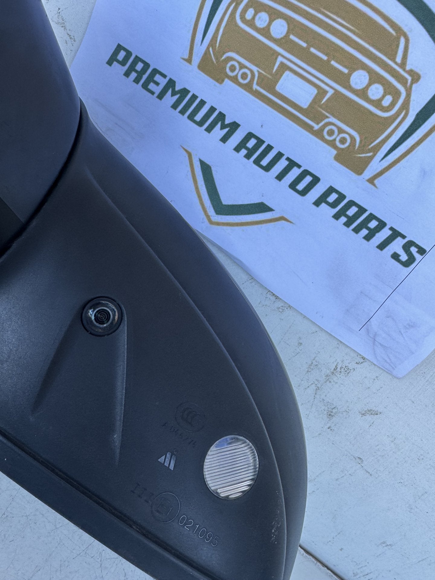 2016 Volkswagen Touareg Station Wagon Left Door Mirror