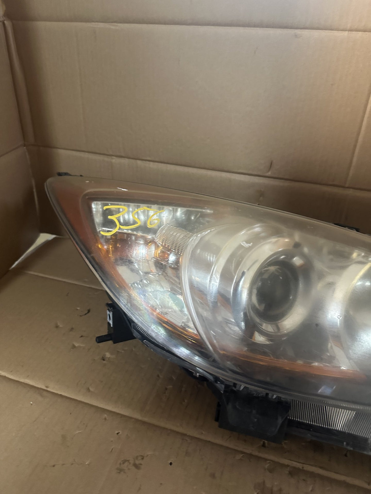 Right Headlight, 2013, Mazda, Mazda3