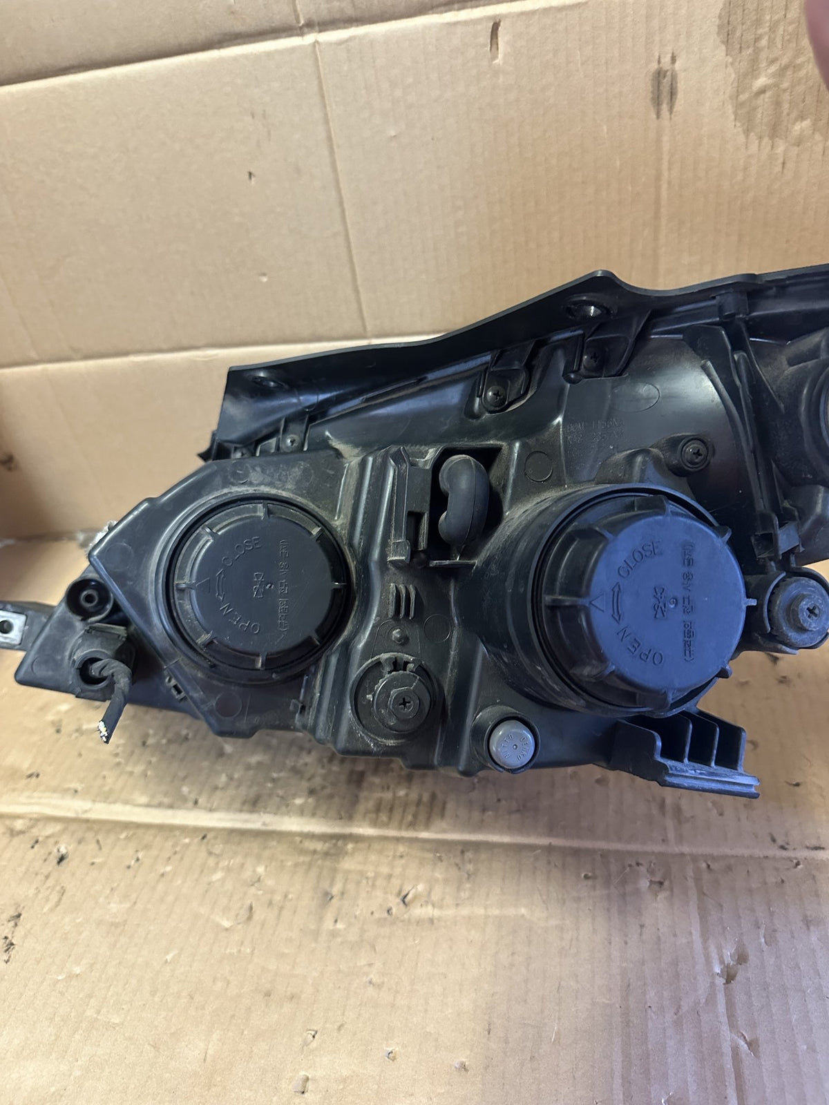 2009 Hyundai i30 SLX - Right Headlight