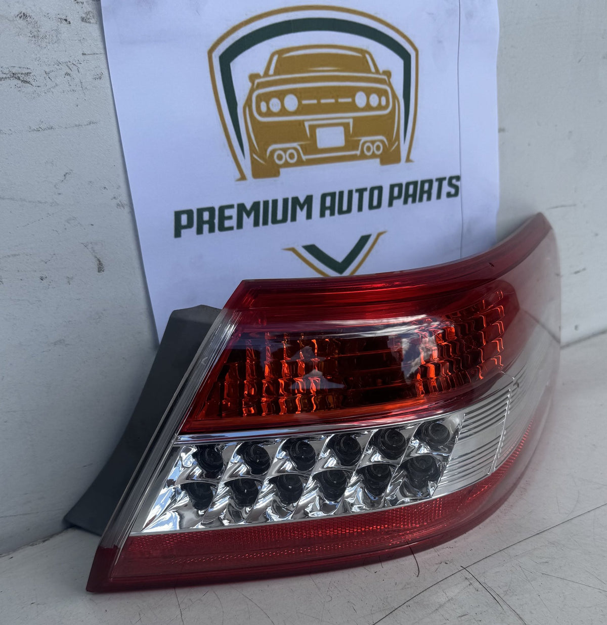 2011 Toyota Camry XV40 Sedan Right Taillight HELLA 06-184