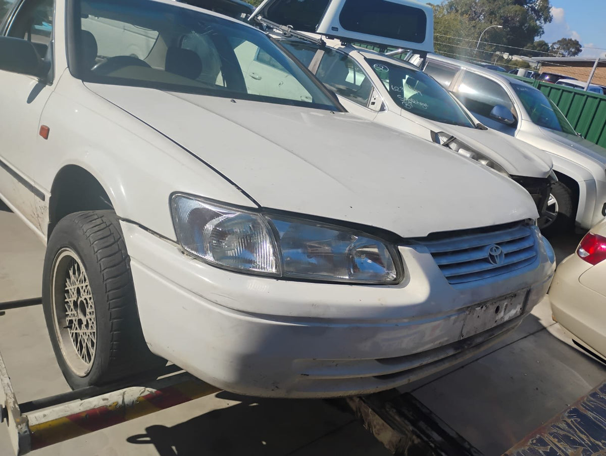 2000 Toyota Camry