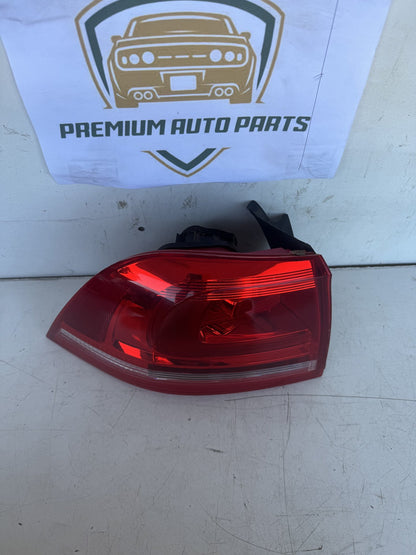 2016 Volkswagen Touareg Station Wagon Left Taillight