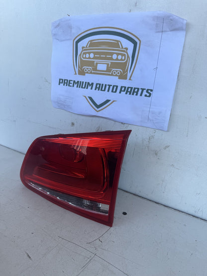 2016 Volkswagen Touareg Station Wagon Right Boot Light