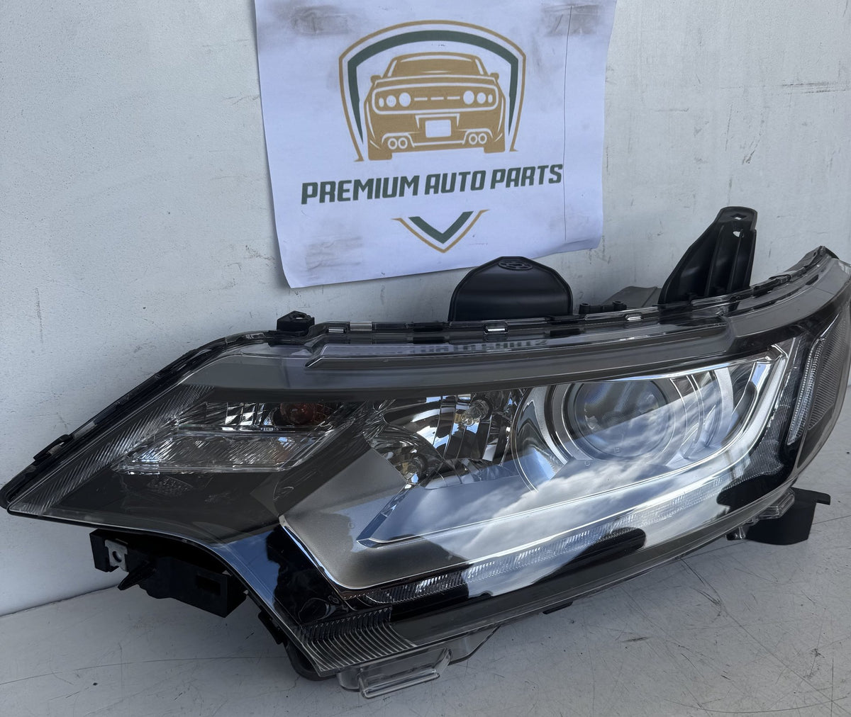 2017 Mitsubishi Outlander GF*W Station Wagon Left Headlight