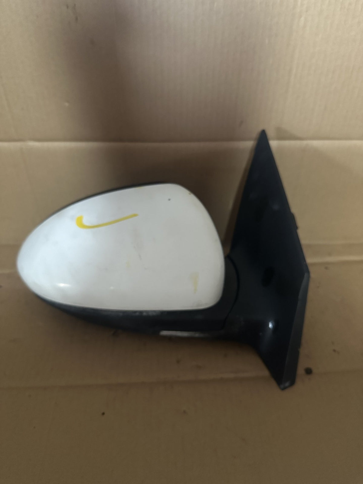 2011-2016 Holden Cruze JH Sedan Right Door Mirror 027379