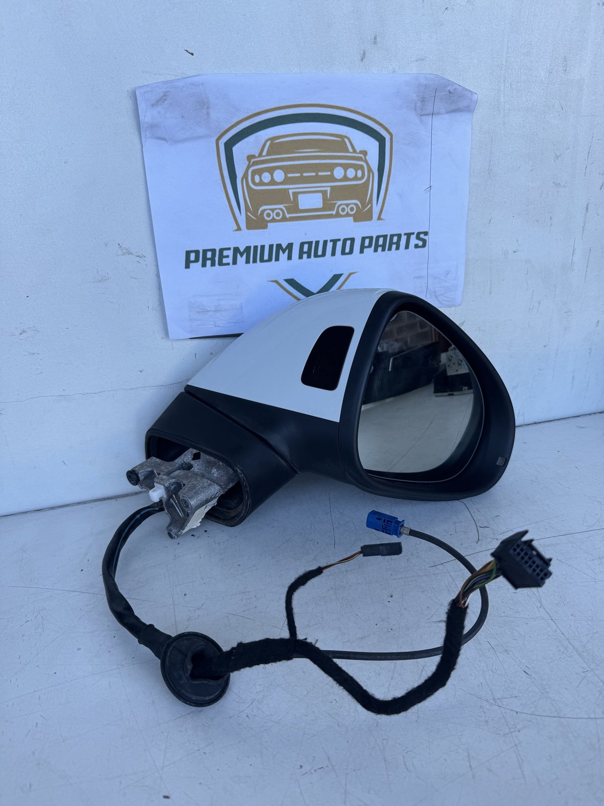2016 Volkswagen Touareg Station Wagon Right Door Mirror