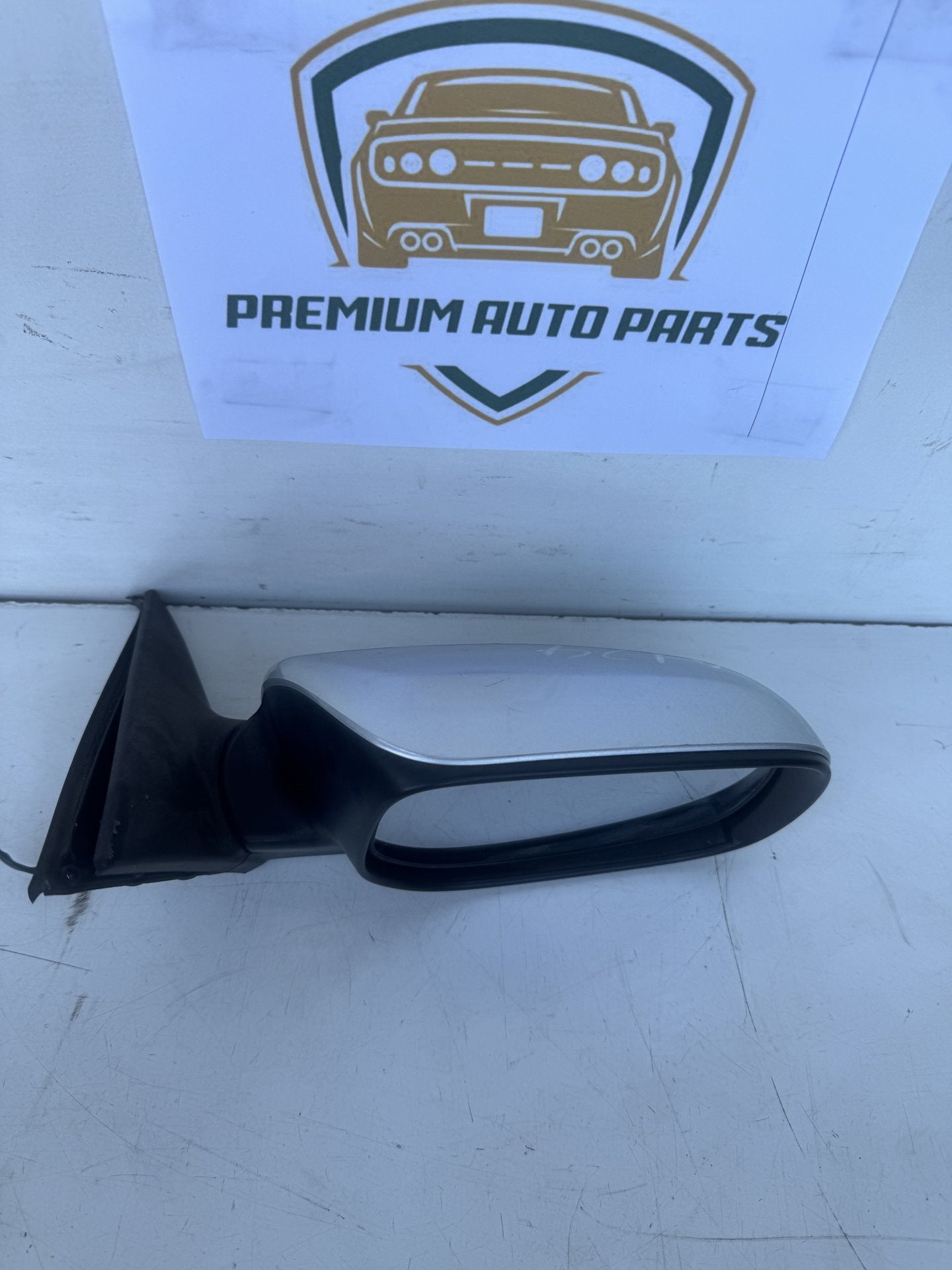 2010  XV40 Right Door Mirror