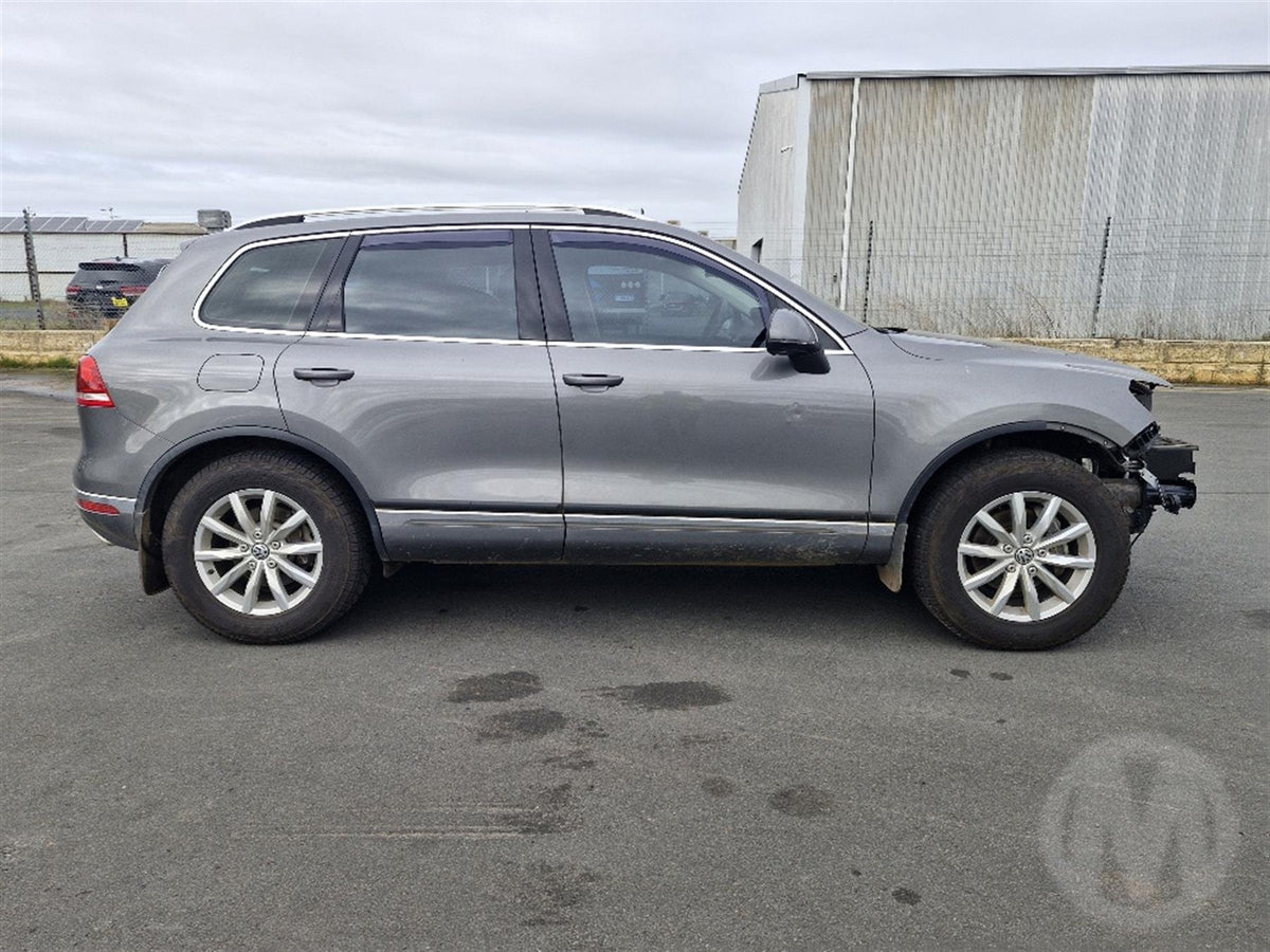 2015 Volkswagen Touareg MK2- 7P