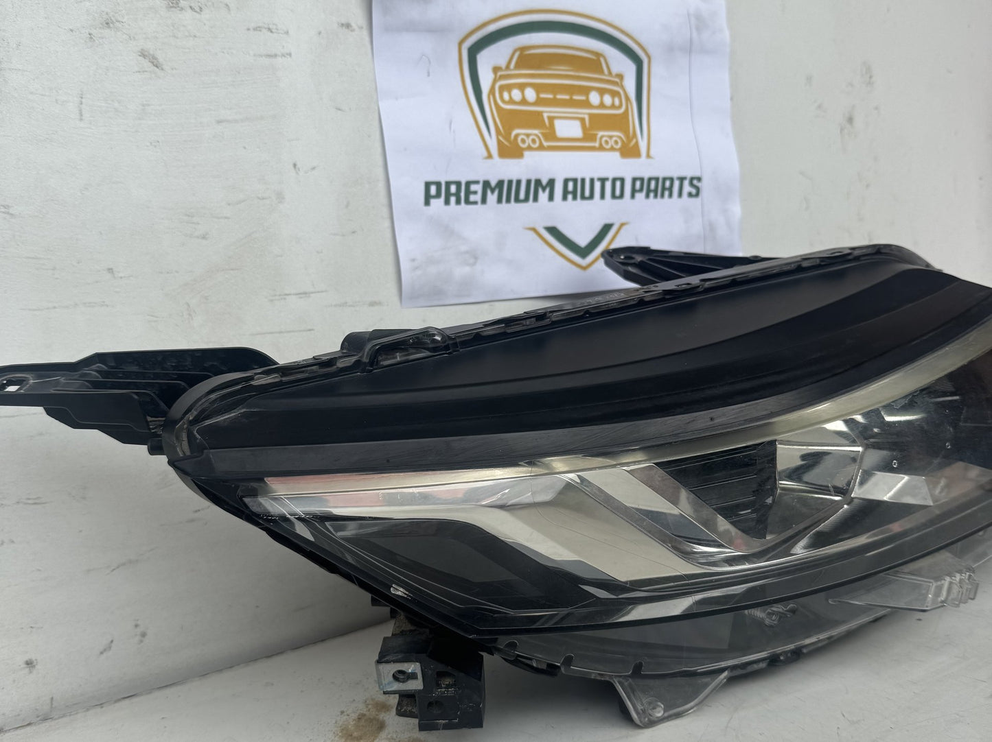 2019   Right Headlight