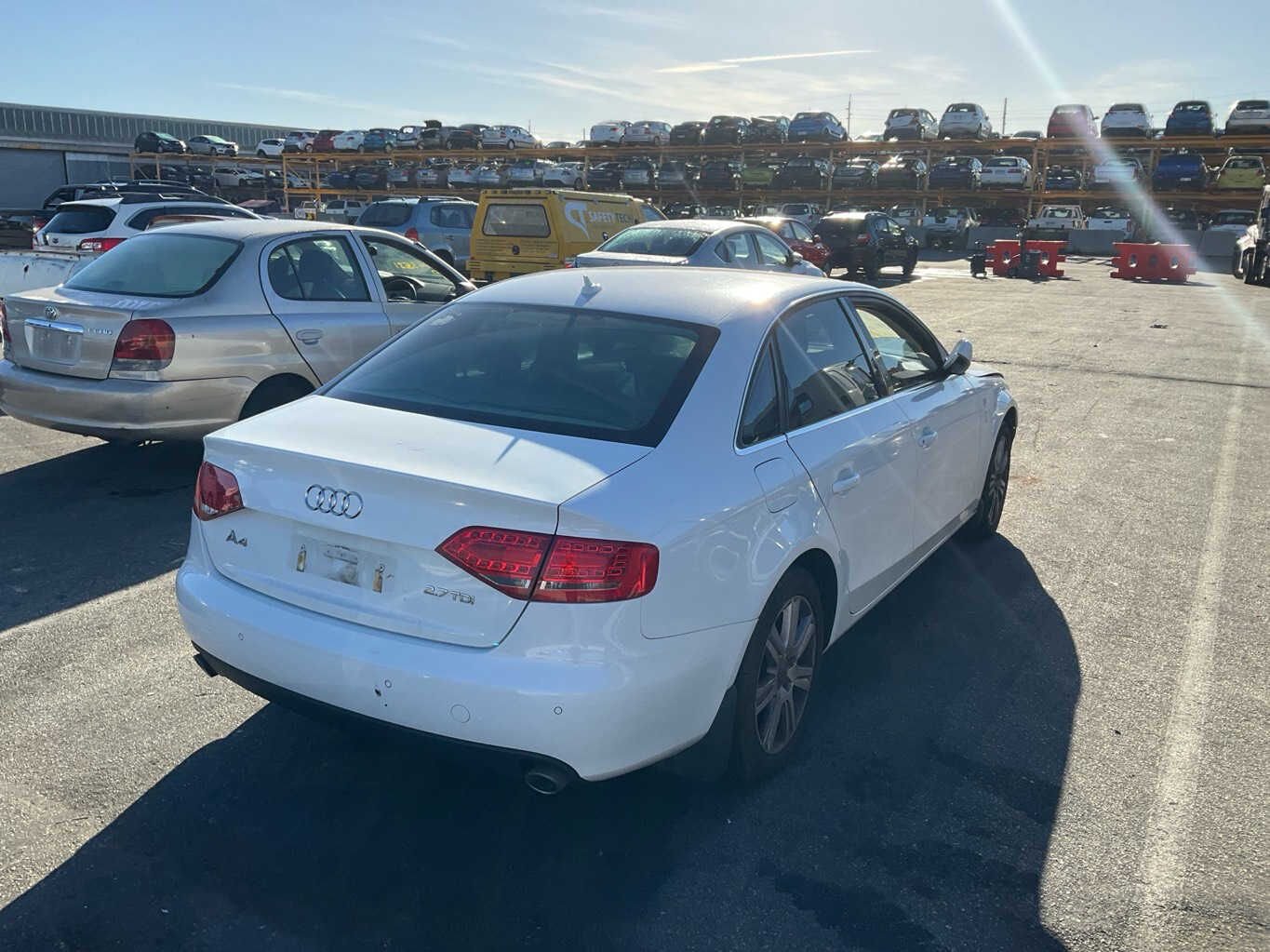 2009 Audi A4  Sedan 
Audi
A4