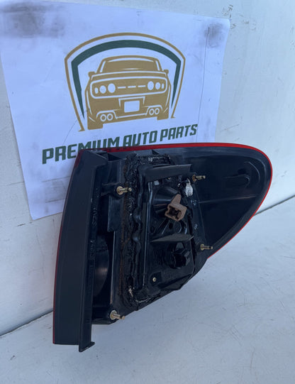 2002   Left Taillight