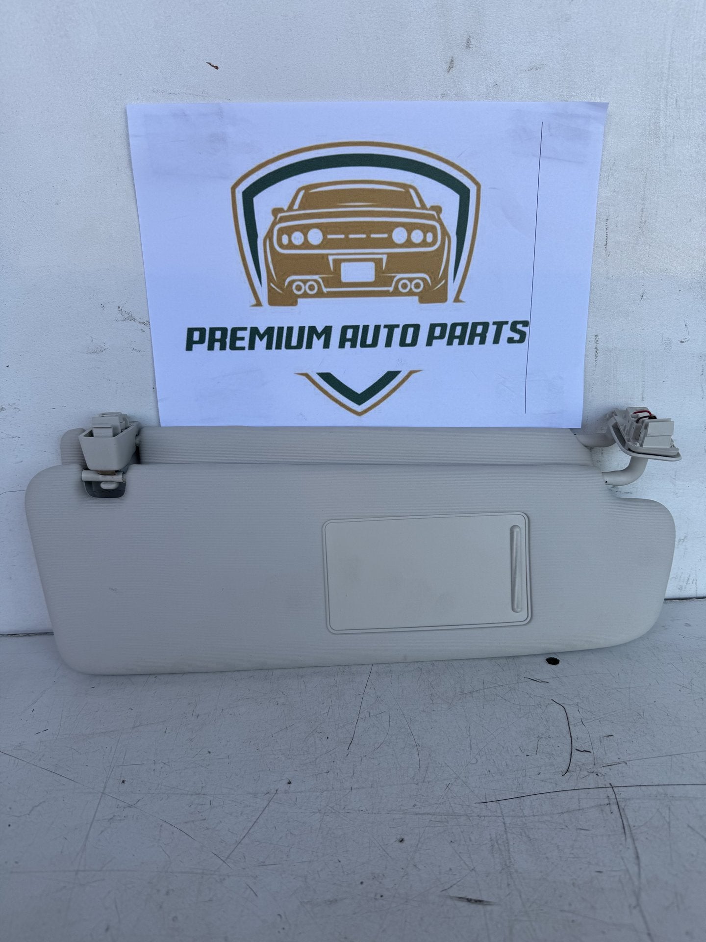 2016 Volkswagen Touareg Station Wagon Right Sun Visor