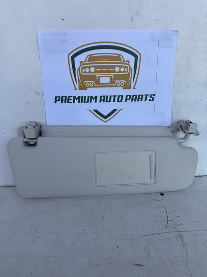 2016 Volkswagen Touareg Station Wagon Right Sun Visor