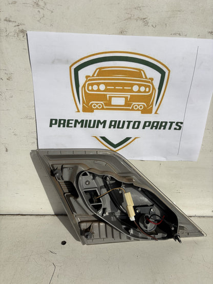 2011   Right Bootlid Light