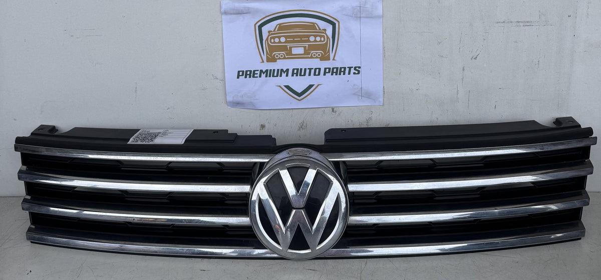 2015 Volkswagen Touareg MK2 - 7P Station Wagon Grille
