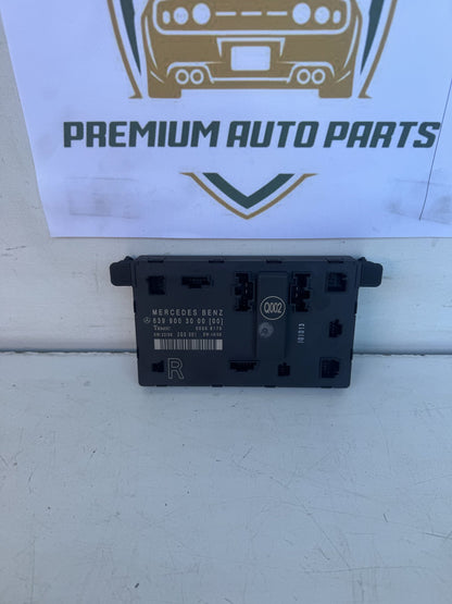 2011  V-Class W639 Right Front Door Control Module