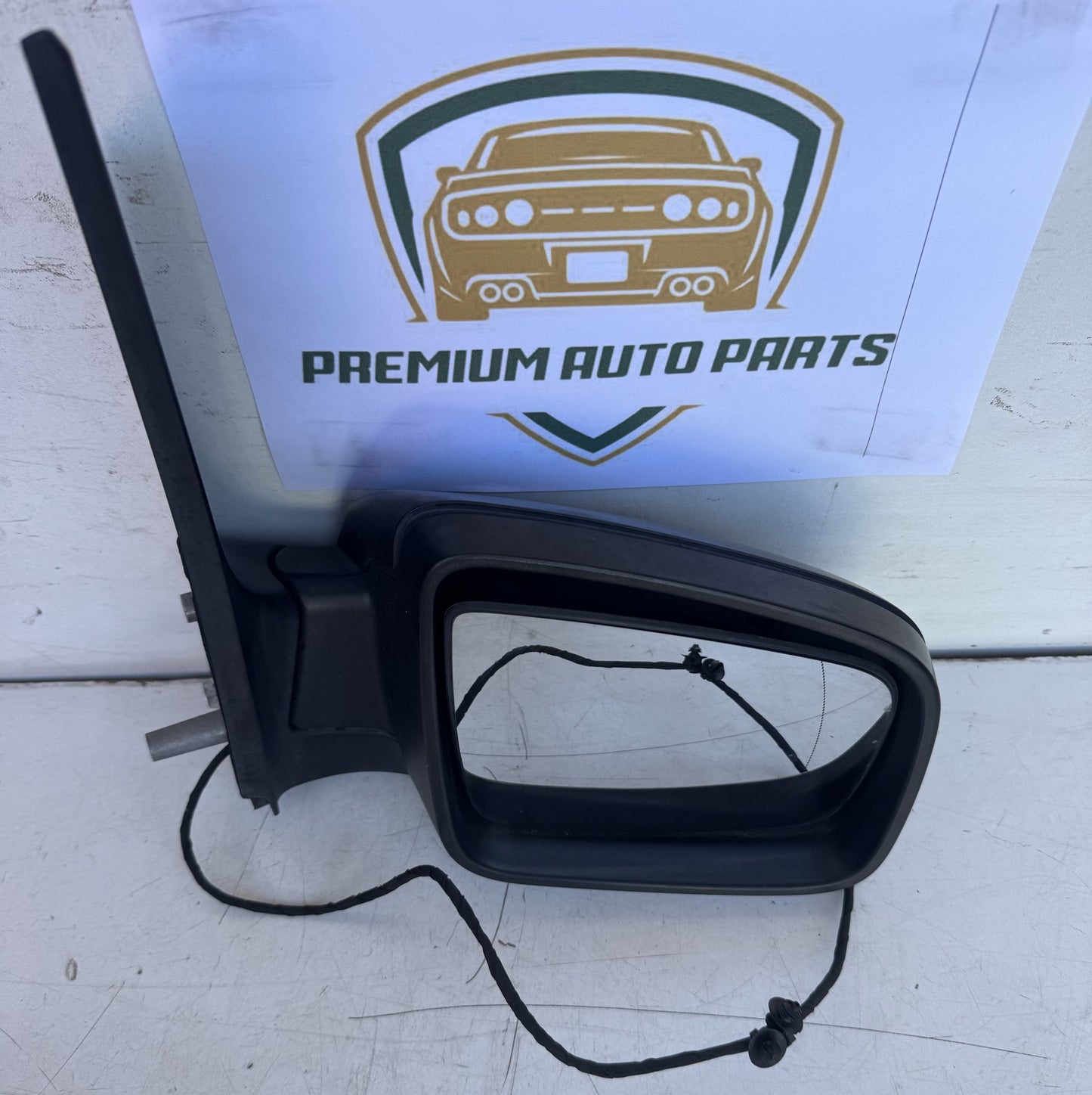 2011  V-Class W639 Right Door Mirror