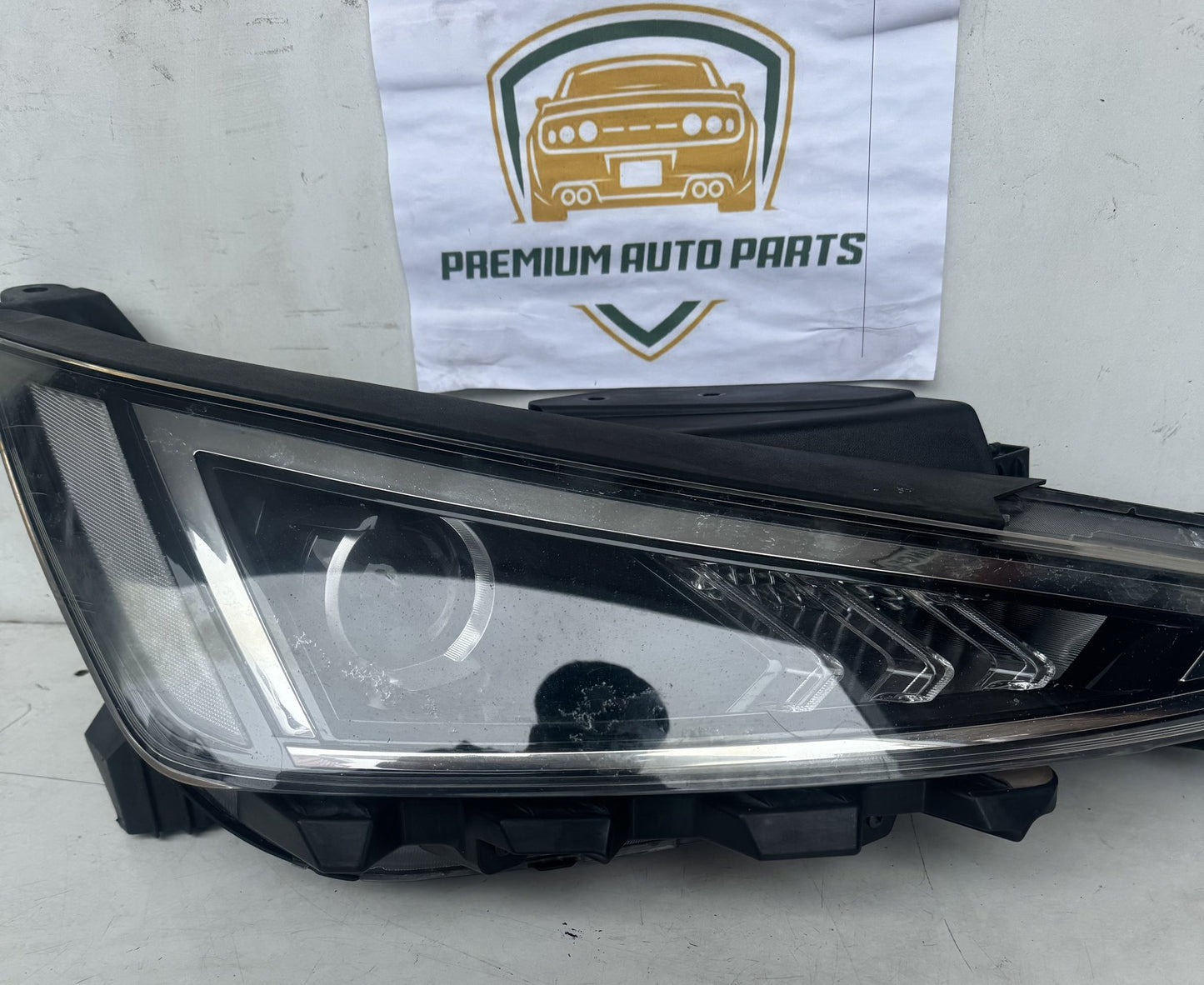 2019  AD Right Headlight
