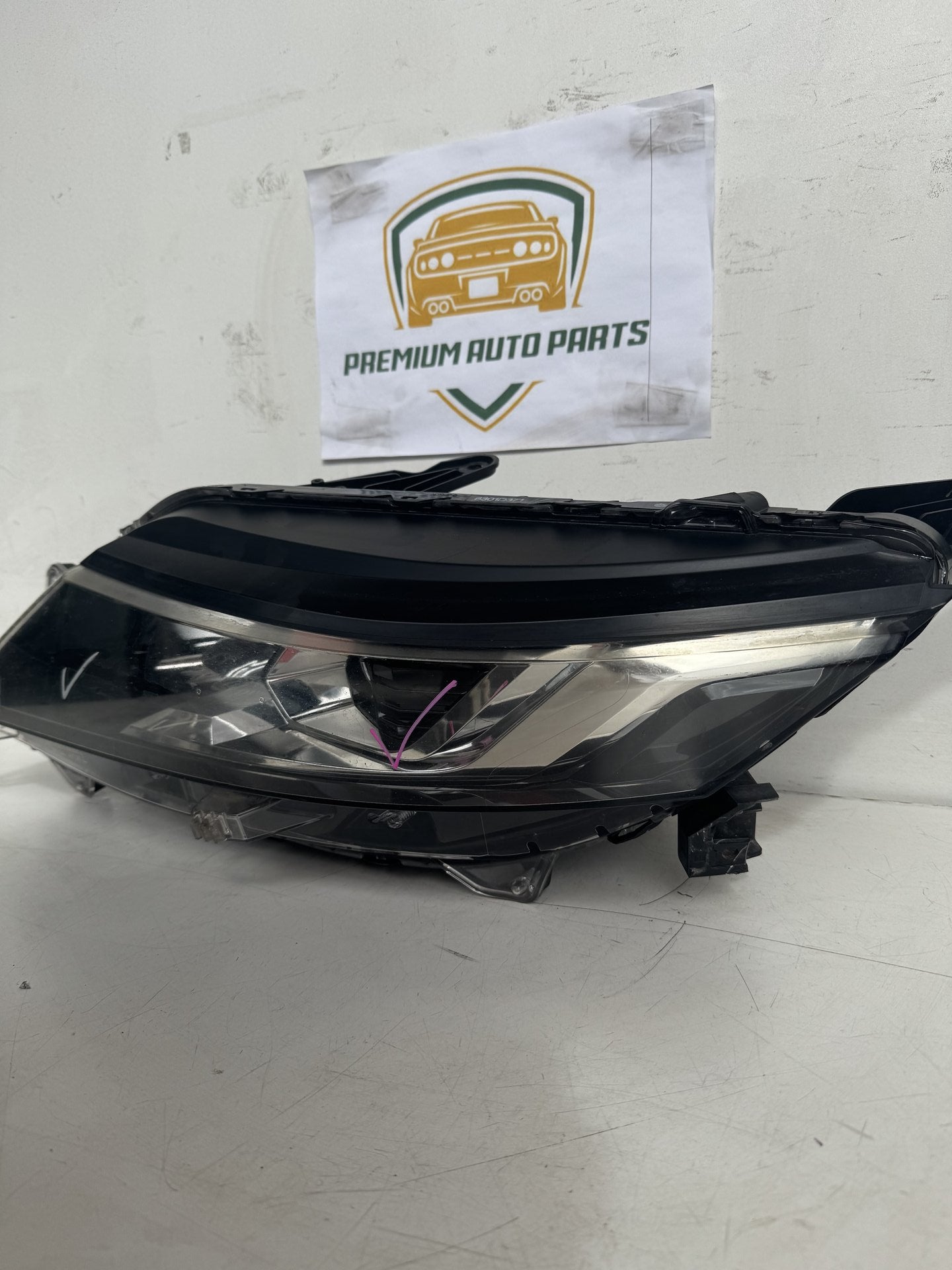 2019   Left Headlight