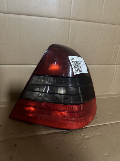 1994-2000 Mercedes-Benz C200 C-Class W202 Sedan Right Taillight 2028203564