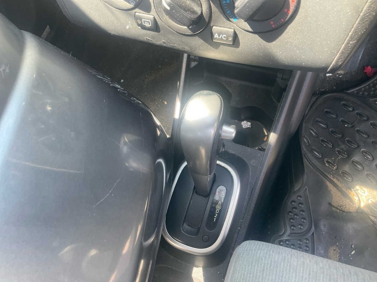 2006 Nissan Tiida ST C11