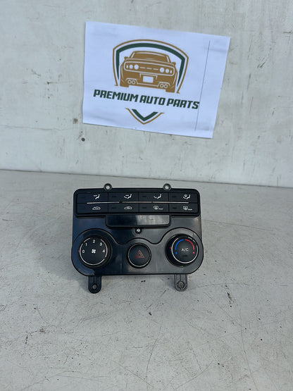 2009 Hyundai i30 FD Hatchback Heater/AC Controls