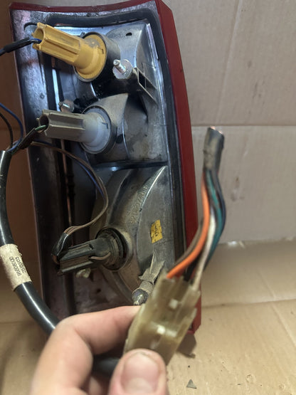 2002-2004 Holden Commodore VY Standard Cab Pickup Right Taillight 02010200
