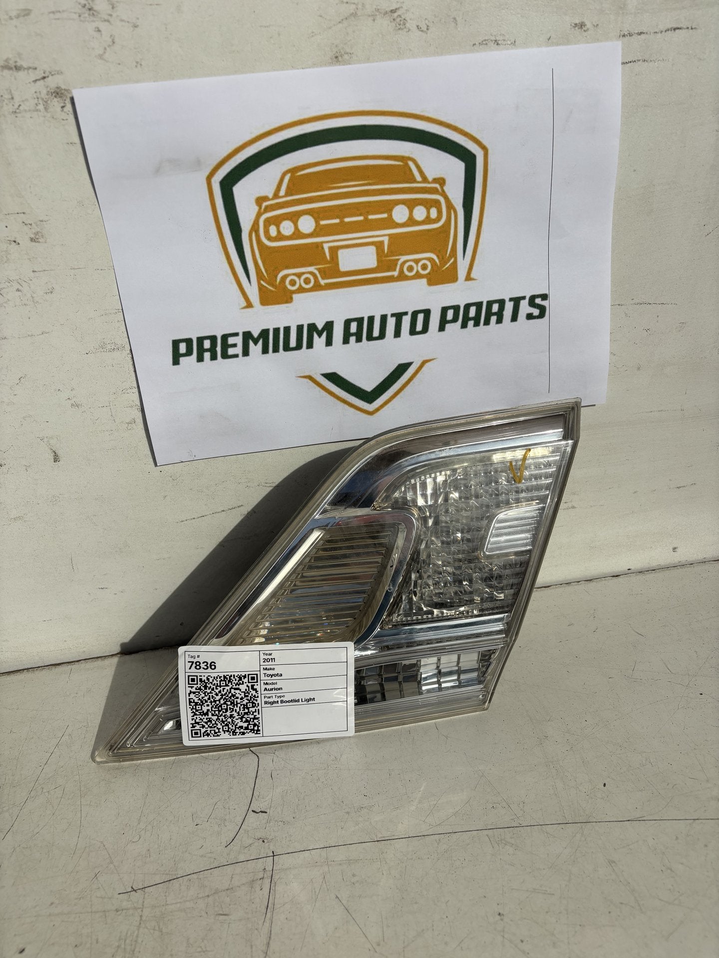 2011   Right Bootlid Light
