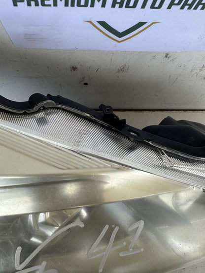 2014 Nissan Altima Right Headlight