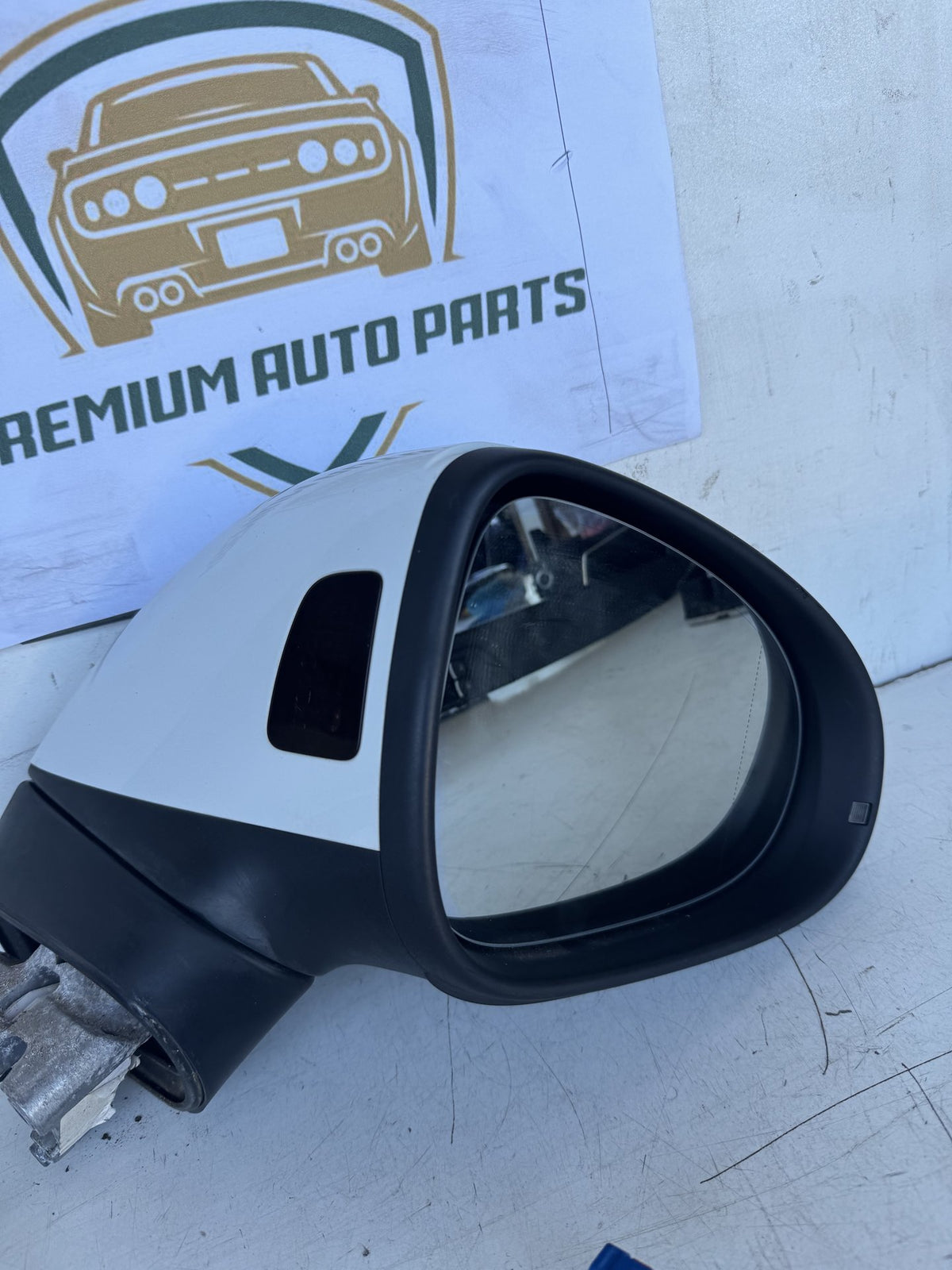2016 Volkswagen Touareg Station Wagon Right Door Mirror