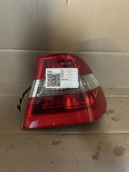 2001-2005 BMW 325i E46 - Right Taillight