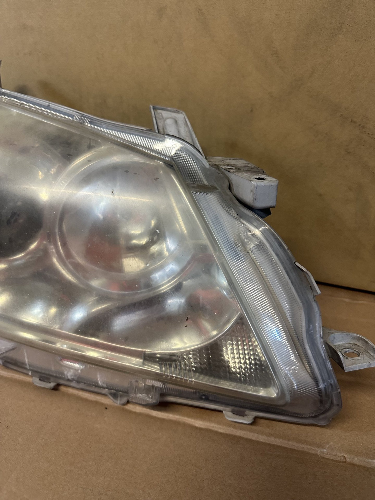 2007 Toyota Aurion - Right Headlight