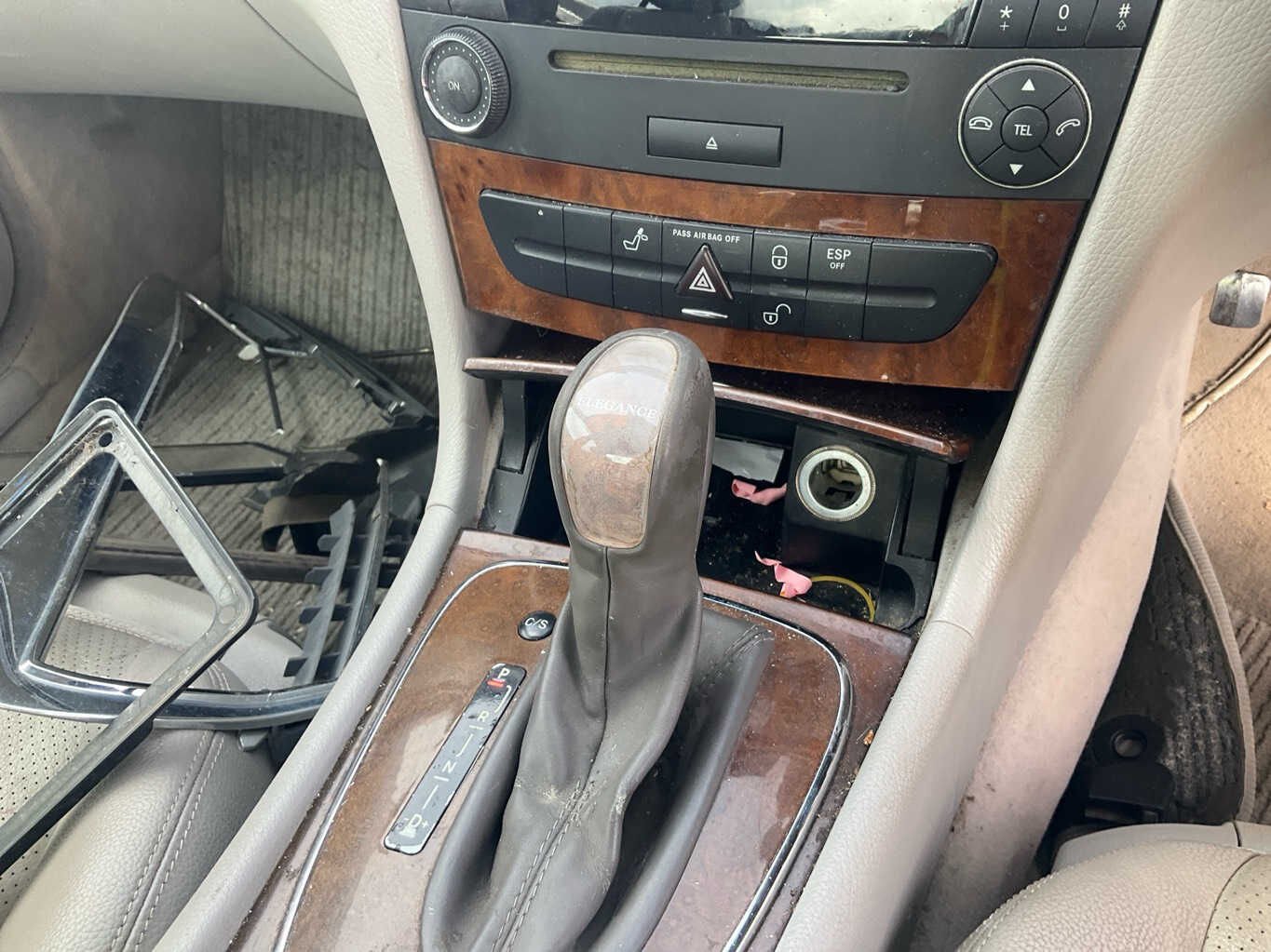2004 Mercedes-Benz E240  W210Sedan 
Mercedes-Benz
E240