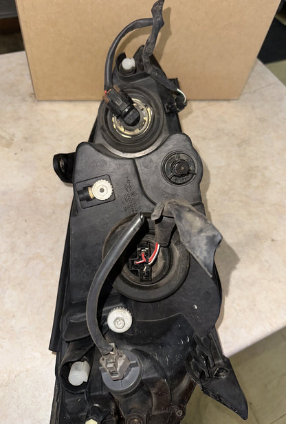 2004 Toyota Camry Sedan Left Headlight 81150