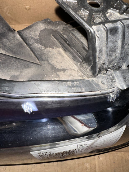 2004 Honda Odyssey - Right Headlight