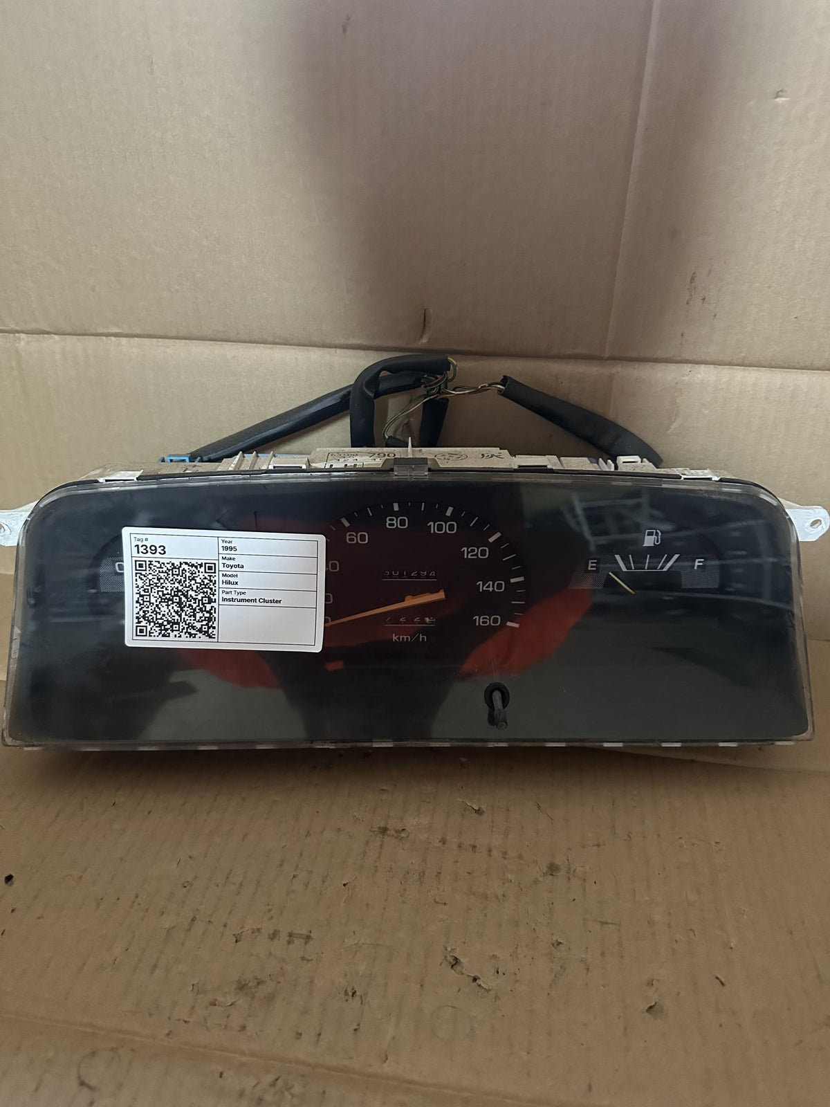 1988-1997 Toyota Hilux V N80 Standard Cab Pickup Instrument Cluster 324450