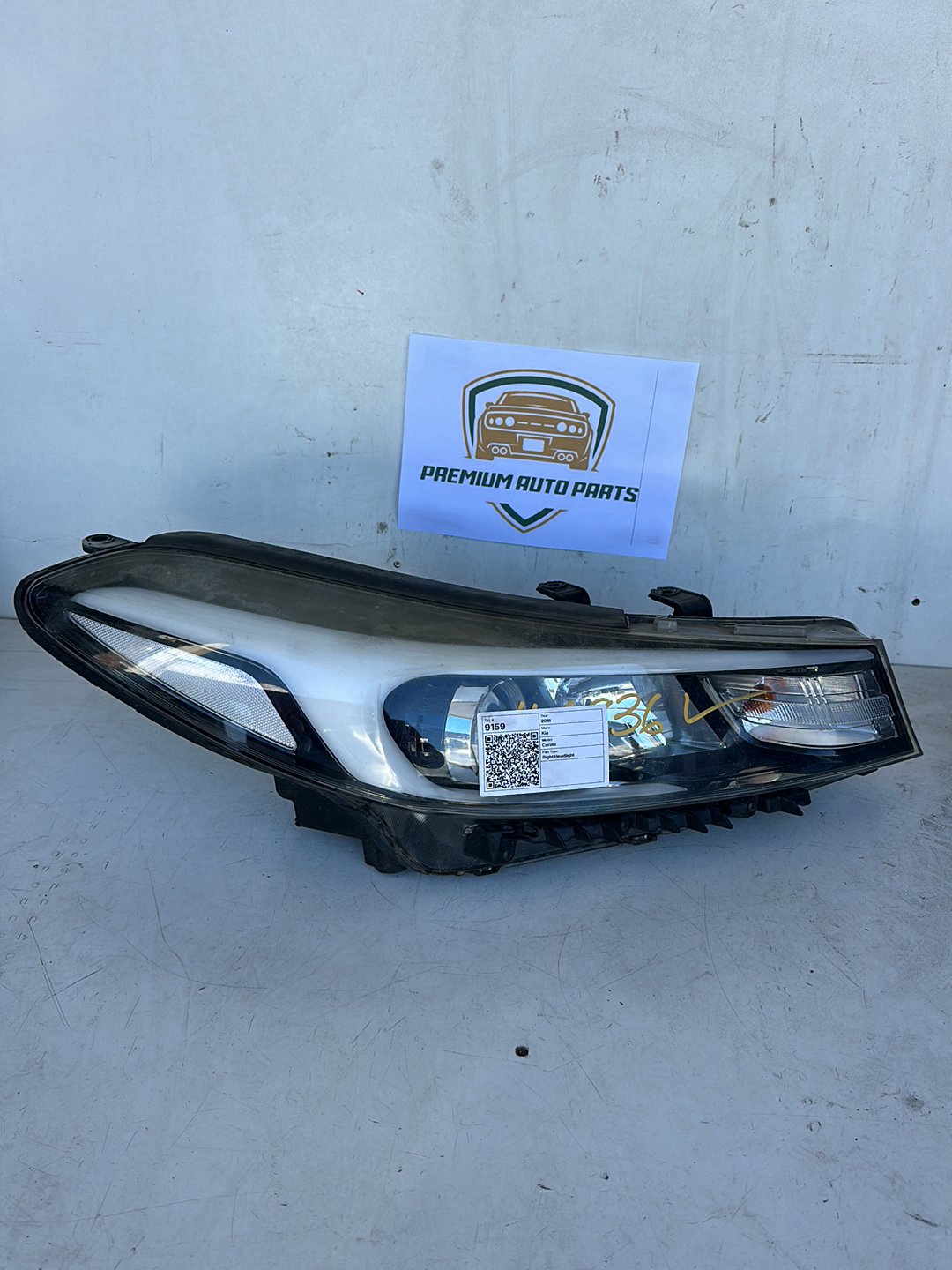 2016 Kia Cerato YD Hatchback Right Headlight