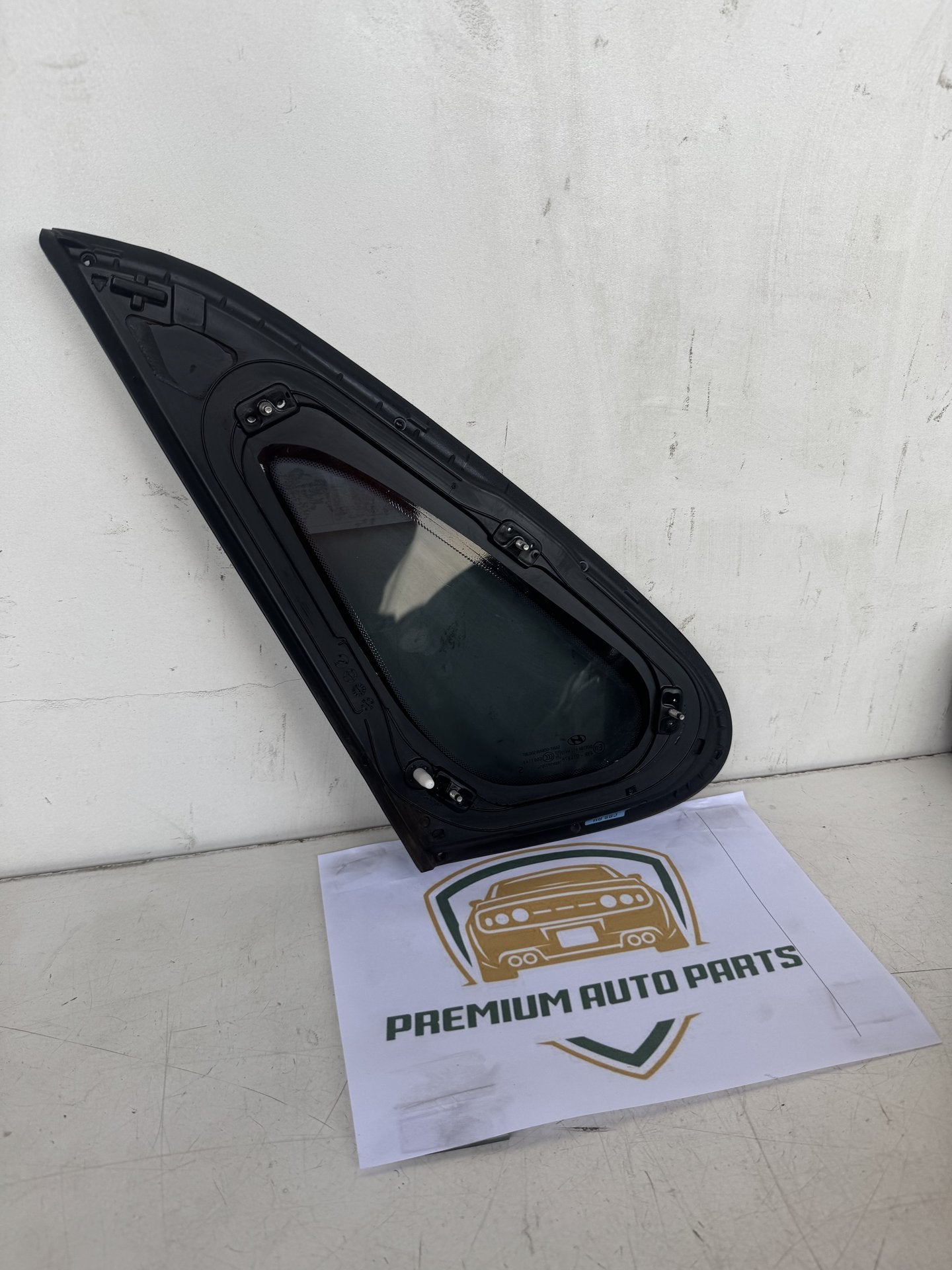 2017 Hyundai i30 Hatchback Right Rear Cargo Glass