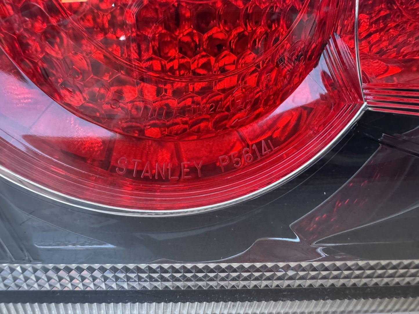2017  CF Left Boot Light