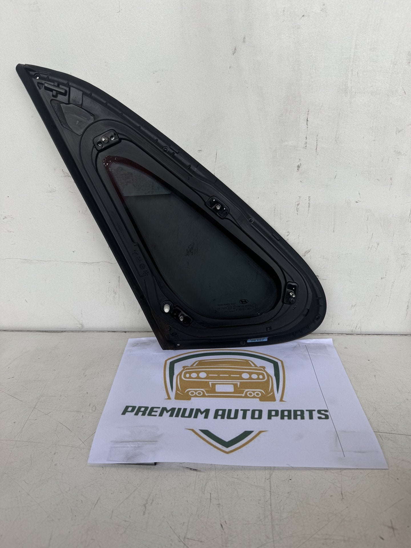 2017 Hyundai i30 Hatchback Right Rear Cargo Glass