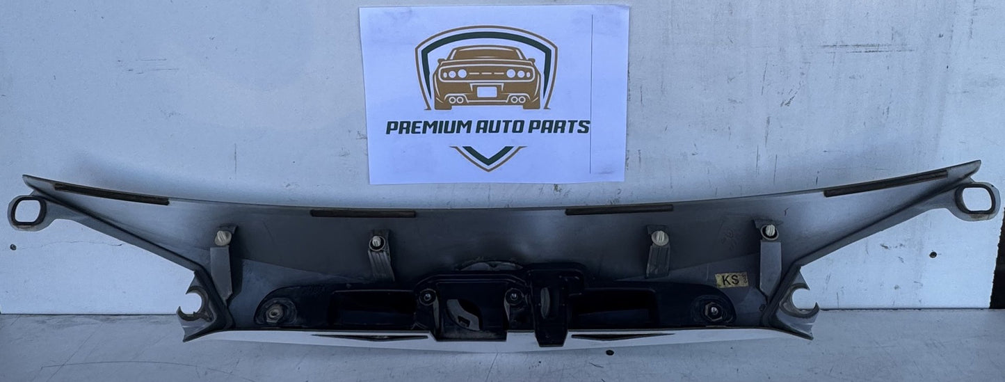 2017 Toyota RAV4 Station Wagon Grille