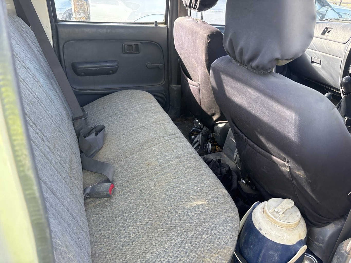 2002 Toyota Hilux N100