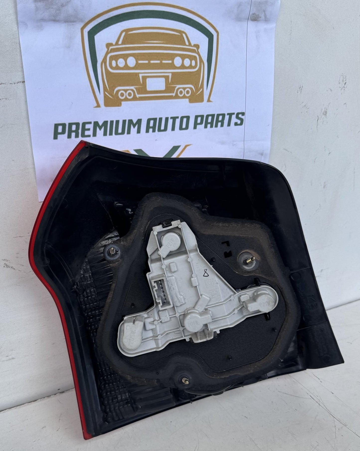 2004  E120 Right Taillight