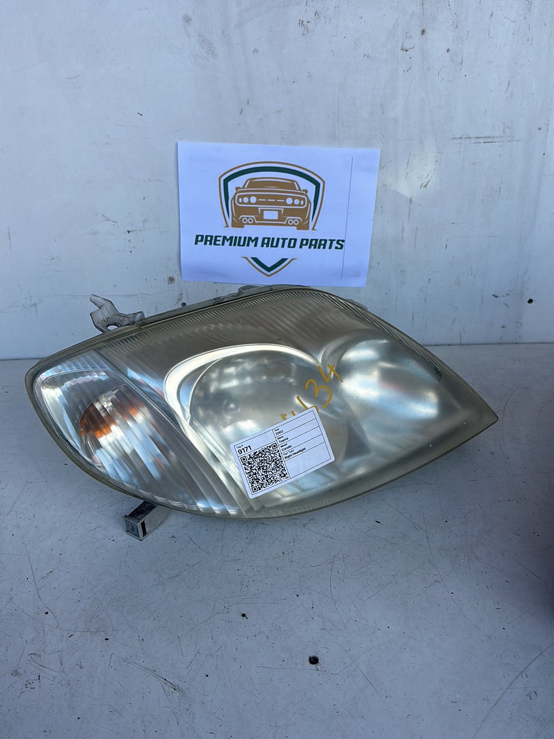 2002 Toyota Corolla E120 Sedan Right Headlight