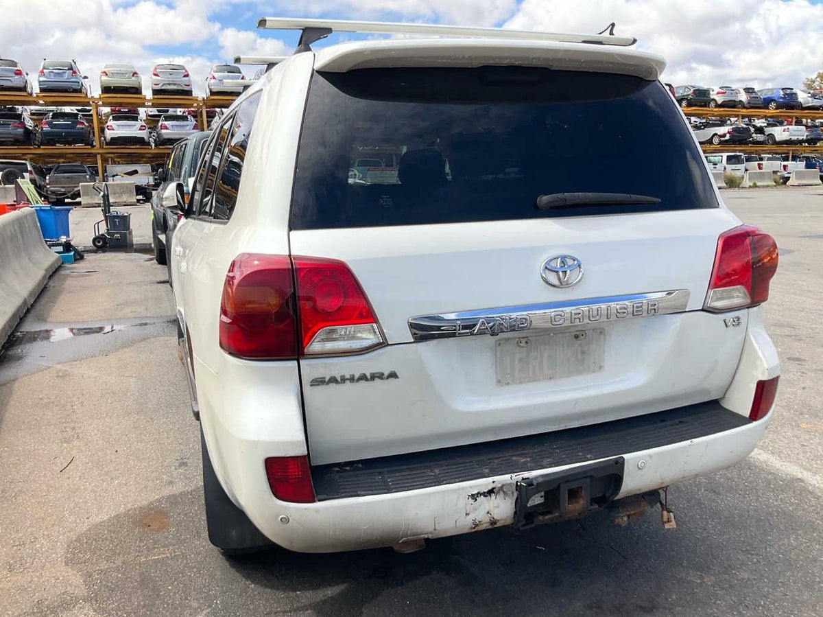 2014 Toyota Land Cruiser J200