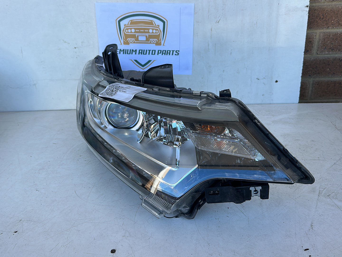 2018 Mitsubishi Outlander Station Wagon Right Headlight