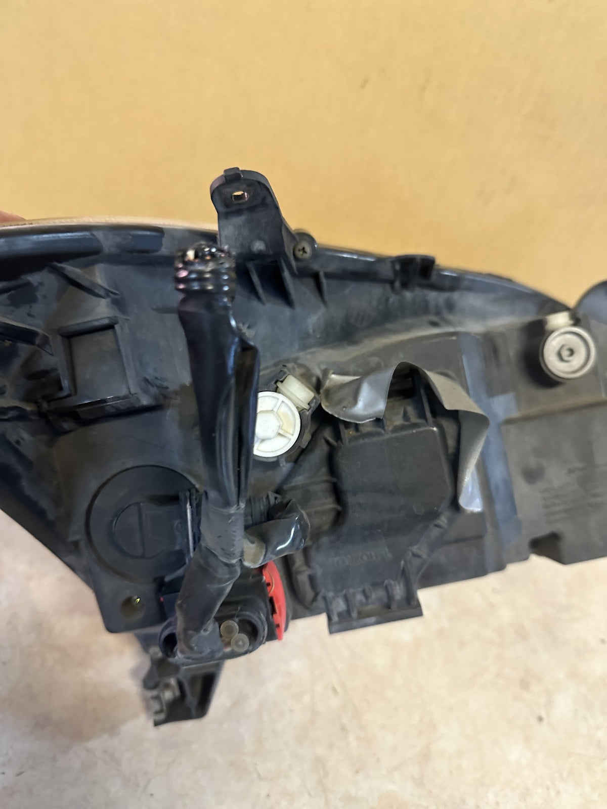 2004 Toyota Corolla Corolla Hatchback Left Headlight